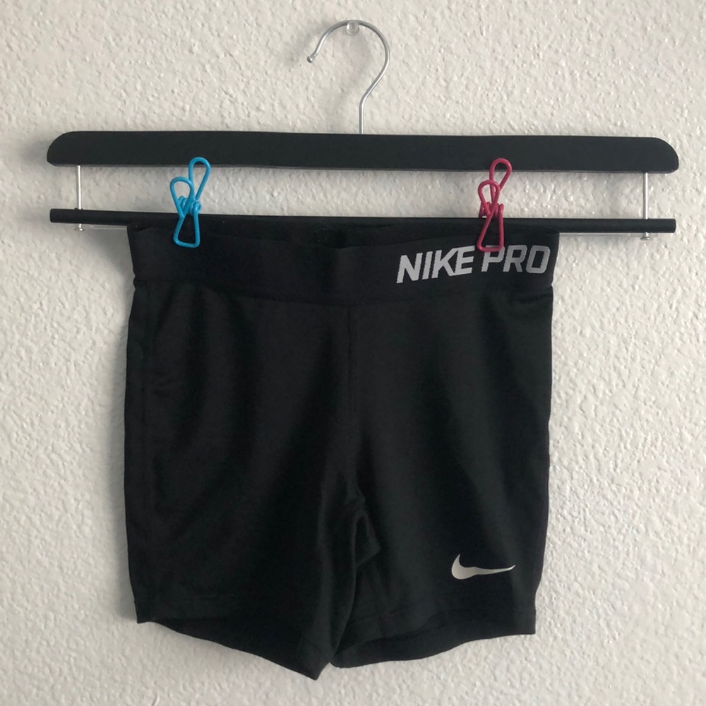 Black Nike Pro